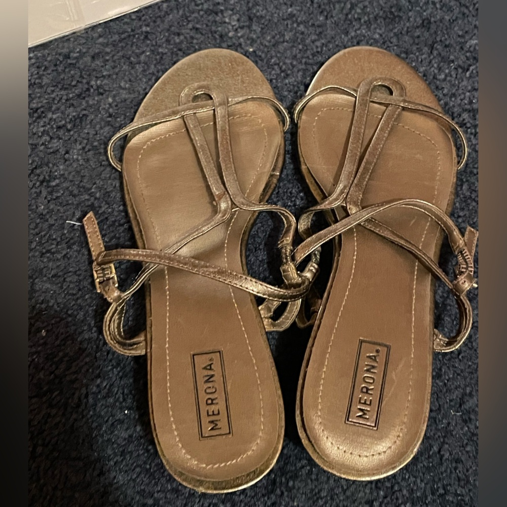Silver sandles